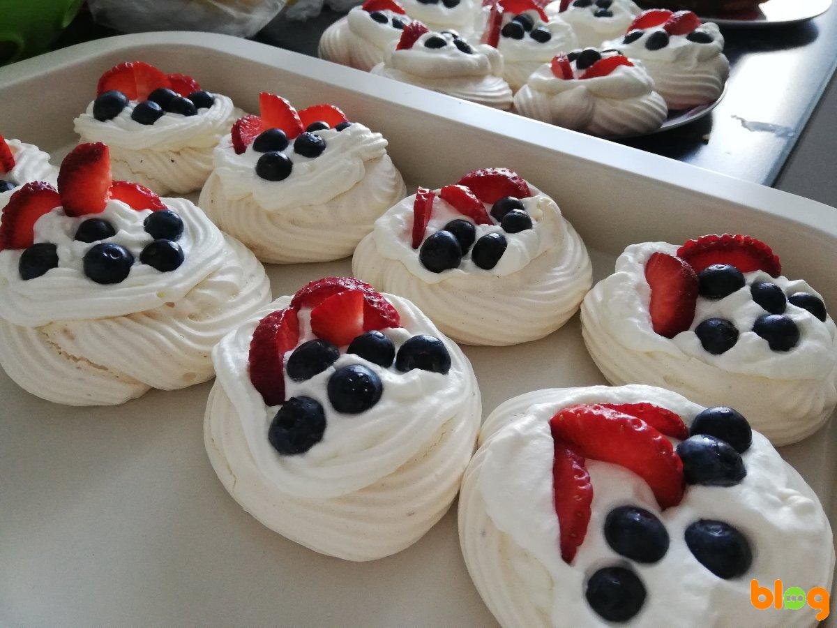 Mini Pavlova